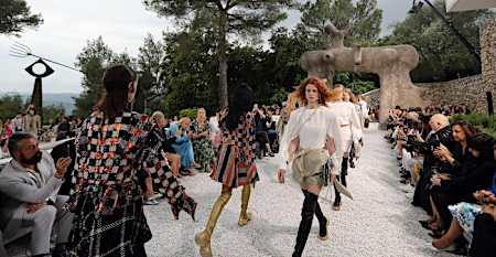 Louis Vuitton pays homage to fashionâ€™s â€˜Amazing Graceâ€™