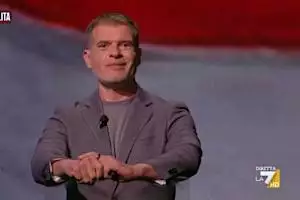 "Spero che vi sparino": Massini racconta le minacce e gli insulti di Trump ai giornalisti