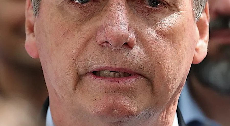 Bolsonaro se reúne com ministros para explicar abrigo de Queiroz por seu advogado Bolsonaro se reúne com ministros para explicar abrigo de Queiroz por seu advogado