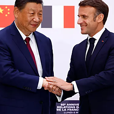 Ο Μακρόν ευχαριστεί τον Σι της Κίνας που δεν επέβαλε δασμούς στο γαλλικό κονιάκ