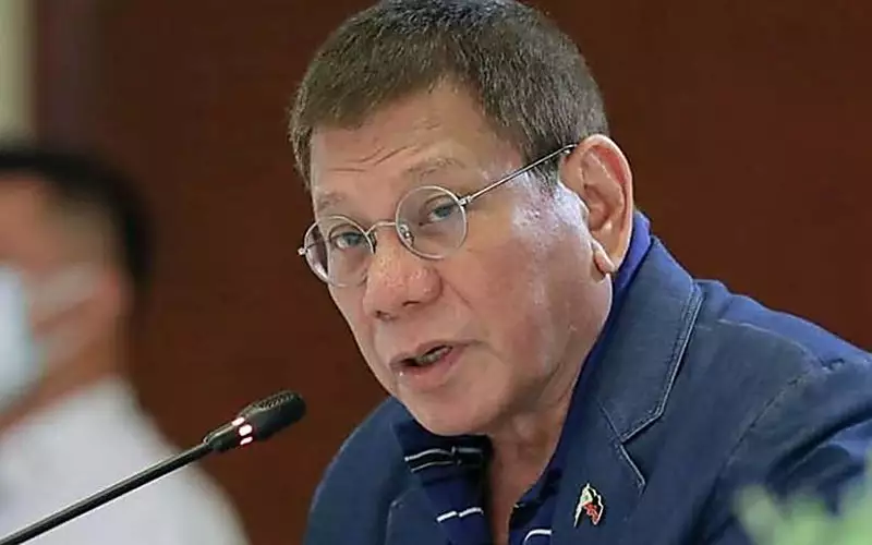 Duterte threatens to end US military pact if no vaccines