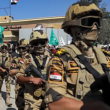 Ο αιγυπτιακός στρατός αναφέρει «μικρούς τραυματισμούς» από τυχαίο ισραηλινό βομβαρδισμό