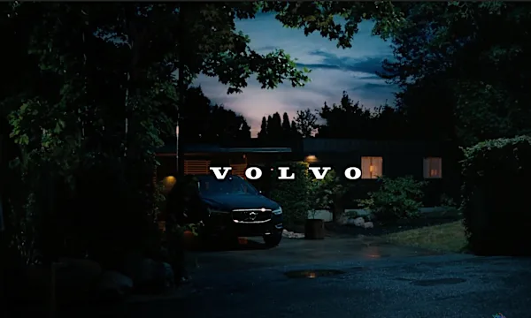 Proteja você e quem está ao seu redor. Volvo XC60 com Alerta de Mudança de Faixa