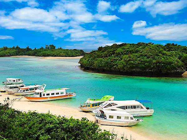 家族で楽しむ沖縄!大人も子供も笑顔になれる観光スポットって