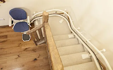 Wat kost een traplift? Vergelijk hier traplift prijzen en bespaar!