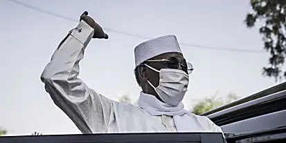 Ο πρόεδρος του Τσαντ Ντέμπυ πέθανε μετά την καταπολέμηση των ανταρτών στο πεδίο της μάχης: στρατός