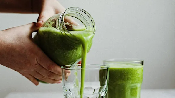Estas son las 11 bebidas más saludables si quieres adelgazar