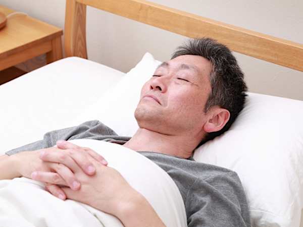 寝つきが悪い男性に朗報！睡眠のプロが勧める「ぐっすりサプリ」