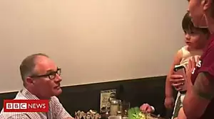 Woman confronts Scott Pruitt in restaurant