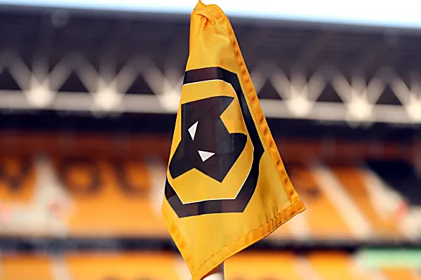 wolves has signed a 27-year-old hero