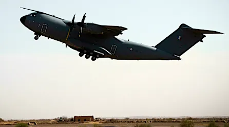 Tras convocar a su embajador en París, Argelia cierra su espacio aéreo a aviones militares franceses