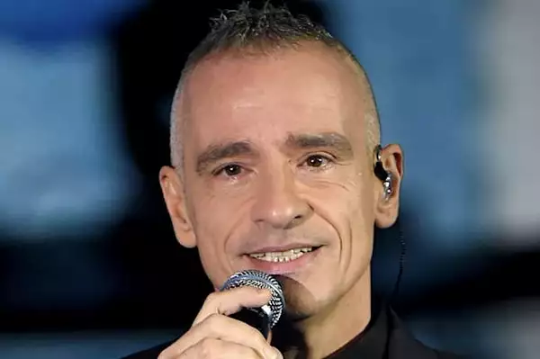 "Chi è la nuova fidanzata". Eros Ramazzotti, esce fuori tutto dopo le nozze di Aurora "Chi è la nuova fidanzata". Eros Ramazzotti, esce fuori tutto dopo le nozze di Aurora