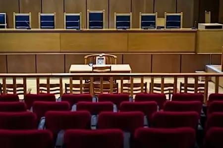 Λάρισα: Στο εδώλιο 41χρονος που βίαζε κατ' εξακολούθηση την 9χρονη θετή κόρη του Λάρισα: Στο εδώλιο 41χρονος που βίαζε κατ' εξακολούθηση την 9χρονη θετή κόρη του