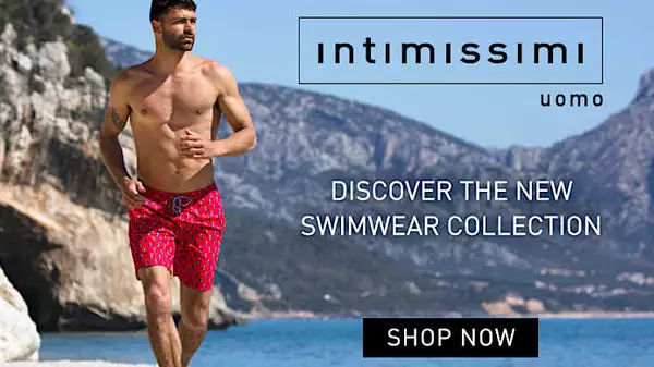 Vivi l'estate con stile. Scopri la nuova collezione mare Intimissimi Uomo.