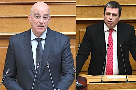 Δένδιας - Καιρίδης «έσβησαν» με μια αγκαλιά την κόντρα στο καφενείο της Βουλής Δένδιας - Καιρίδης «έσβησαν» με μια αγκαλιά την κόντρα στο καφενείο της Βουλής