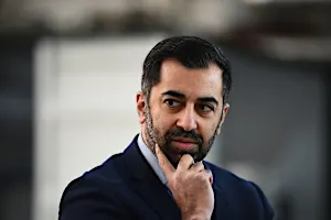 Δικαιούται ο Humza Yousaf 52.000 £ ετησίως εφ' όρου ζωής μετά την παραίτησή του;