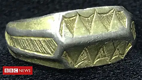 Amateur treasure hunter finds ancient ring