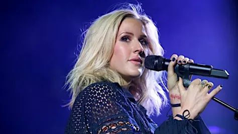 Live Lounge: Η Ellie Goulding καλύπτει το The Weeknd