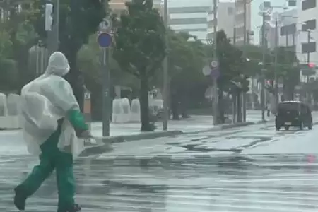 Για ρεκόρ βροχόπτωσης ετοιμάζεται το Πεκίνο λόγω του τυφώνα Ντόλφιν - Σε επιφυλακή οι Αρχές
