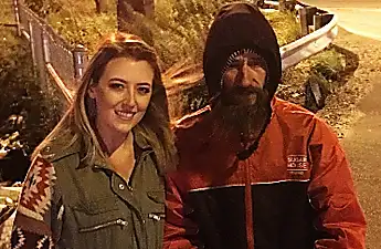 [Pics] Woman Accepts Note From Homeless Man And Returns Next Day, But Not For More