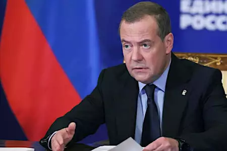 «Πυρά» Μόσχας σε ΗΠΑ για Ιράν: «Ο ειρηνοποιός έδειξε το πραγματικό του πρόσωπο» λέει ο Μεντβέντεφ «Πυρά» Μόσχας σε ΗΠΑ για Ιράν: «Ο ειρηνοποιός έδειξε το πραγματικό του πρόσωπο» λέει ο Μεντβέντεφ