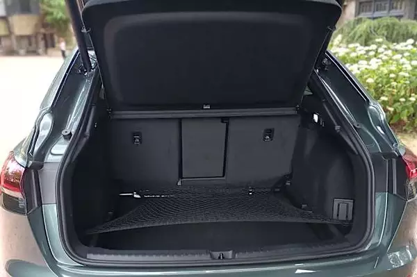 Le coffre de l'Audi Q4 e-tron est généreux