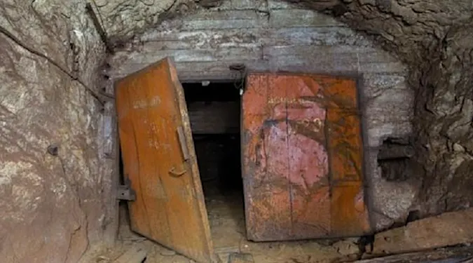 [Story] Man Finds Wierd Cave In Dar Es Salaam, Enters And Drops To His Knees