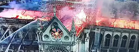 EN IMAGES. Incendie de Notre-Dame de Paris : les impressionnantes photos des flammes capturées par un drone