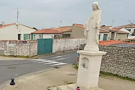French court orders town to remove statue of Virgin Mary