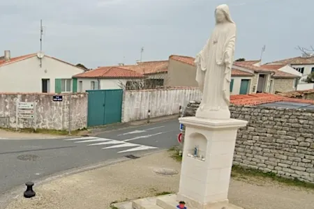 French court orders town to remove statue of Virgin Mary