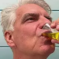 Προστάτης: Εάν σηκώνεστε για να ουρήσετε περισσότερες από δύο φορές τη νύχτα, διαβάστε αυτό.