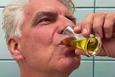 Προστάτης: Εάν σηκώνεστε για να ουρήσετε περισσότερες από δύο φορές τη νύχτα, διαβάστε αυτό.