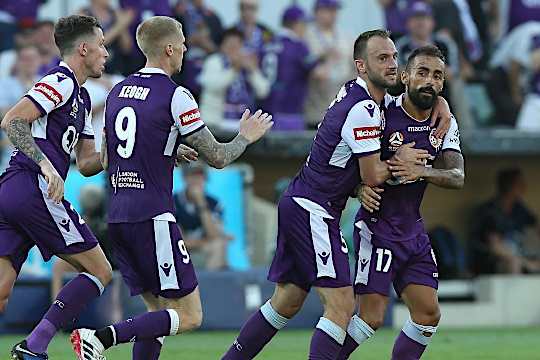 A-League: Perth Glory v Western Sydney Wanderers video, goals, Kwame Yeboah, penalty, offside call, VAR