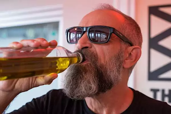 Κοιλιακό λίπος; Δοκιμάστε αυτό το απλό κόλπο κάθε βράδυ και θα δείτε τι θα συμβεί