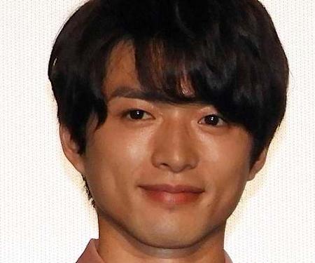俳優の白洲迅さんが結婚、竹内渉さんと