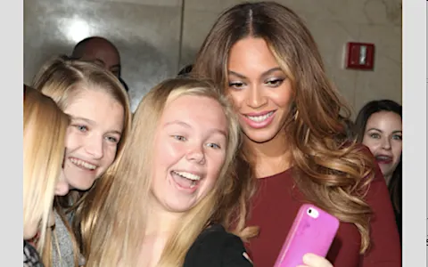 The Most Hilarious Selfie Captions On The Internet