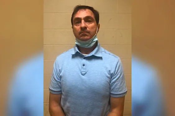 Παιδίατρος της Λουιζιάνας κατηγορείται για φυλετικά κίνητρα επίθεσης σε μαθητή Παιδίατρος της Λουιζιάνας κατηγορείται για φυλετικά κίνητρα επίθεσης σε μαθητή