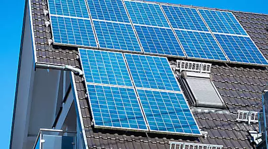 Descubre las subvenciones en placas solares. Averigua cuáles hay en tu zona