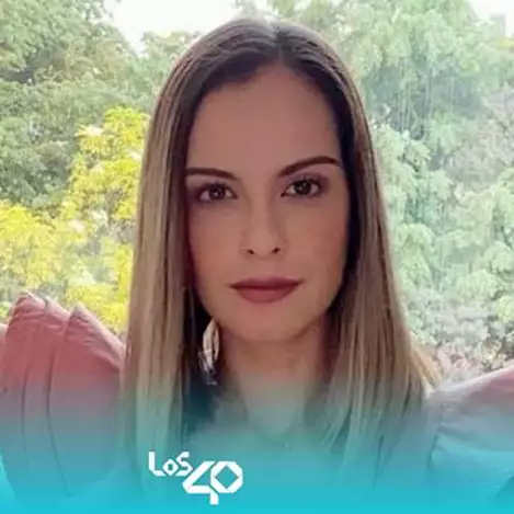 ¡Qué calor! Laura Acuña presume su cuerpazo en bikini mientras de broncea