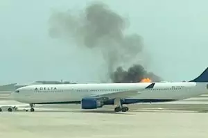 達美航空空中巴士 A330 飛機引擎在奧蘭多國際機場起火，數百名乘客被疏散