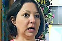 [Galerie] Ein kleiner Junge offenbart das Geheimnis seines Vaters. Seine Kinderg?rtnerin greift sofort ein