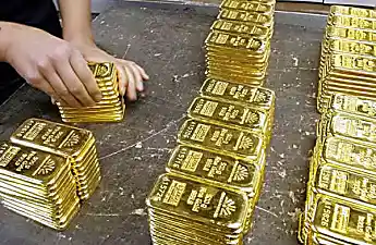 With Stormy Economic Times Ahead, Americans are Jumping on Gold