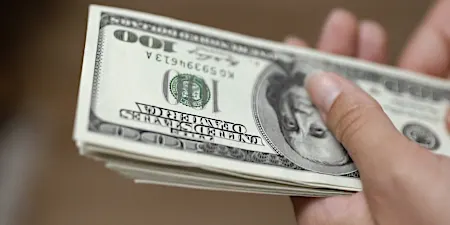 Aprende a invertir en acciones de Amazon y sacar provecho de los mercados con USD200