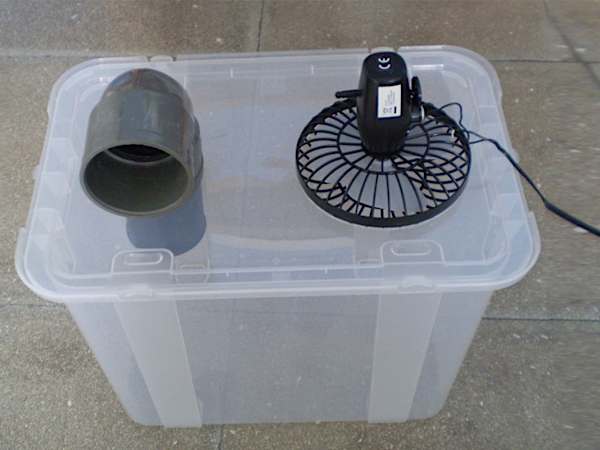 このポータブルなエアクーラーで暑い日も快適に過ごせます