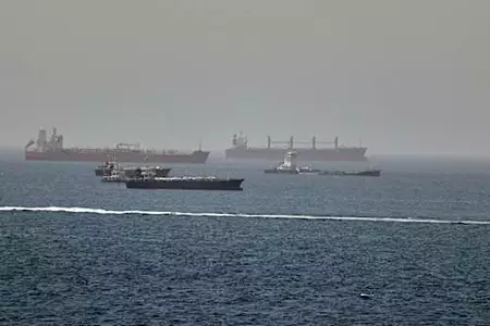 Aντίποινα ΗΠΑ - Ιράν στον Κόλπο: Εκατέρωθεν χτυπήματα μετά την επίθεση στα Στενά του Ορμούζ Aντίποινα ΗΠΑ - Ιράν στον Κόλπο: Εκατέρωθεν χτυπήματα μετά την επίθεση στα Στενά του Ορμούζ