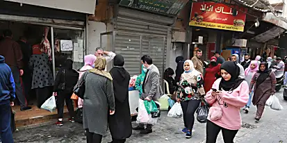 Στον Λίβανο που πλήττεται από την κρίση, η Χεζμπολάχ ανοίγει σούπερ μάρκετ για επιλέξιμους αγοραστές