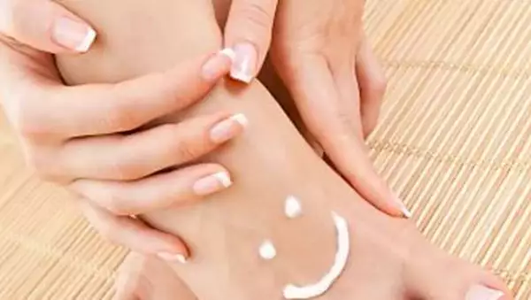 Try This Tonight If You Have Nail Fungus (Watch)