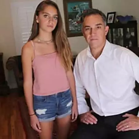 [Pics] School expels teen over outfit, regrets it when they see who dad is