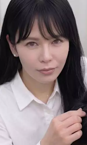 髪のプロ「ボリュームに悩む男性はこれ刺して！」自宅で簡単スカルプケア