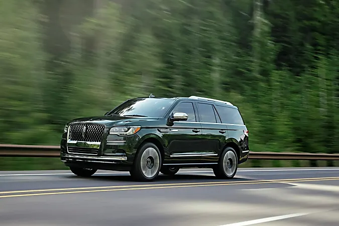 2022 Lincoln Navigator Gets Hands-Free Driving, Advanced Safety Tech